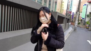 يوكي (35) امرأة متزوجة. منذ أن بدأ زوجها العمل، أصبحت تجني أموالاً إضافية من خلال الظهور في الأفلام التلفزيونية. B99 (H cup) W61 H95 في كل مرة تمشي، تلتصق تنورتها الضيقة بمؤخرتها الكبيرة، وتتحمس منذ البداية⤴ https://bit.ly/3hNp6AI | ゆうき(35) 人妻 旦那がお仕事して以来だにお小遣い稼ぎでAV出演 B99(Hカップ) W61 H95 歩く度にニットのタイトスカートが巨尻に張り付いて のっけからテンション爆上げ⤴  https://bit.ly/3hNp6AI