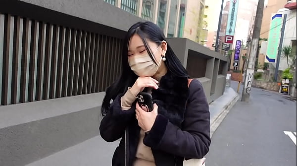 يوكي (35) امرأة متزوجة. منذ أن بدأ زوجها العمل، أصبحت تجني أموالاً إضافية من خلال الظهور في الأفلام التلفزيونية. B99 (H cup) W61 H95 في كل مرة تمشي، تلتصق تنورتها الضيقة بمؤخرتها الكبيرة، وتتحمس منذ البداية⤴ https://bit.ly/3hNp6AI | ゆうき(35) 人妻 旦那がお仕事して以来だにお小遣い稼ぎでAV出演 B99(Hカップ) W61 H95 歩く度にニットのタイトスカートが巨尻に張り付いて のっけからテンション爆上げ⤴ https://bit.ly/3hNp6AI